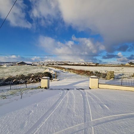 Hillhead'S Sea View Escape Villa Moville Esterno foto