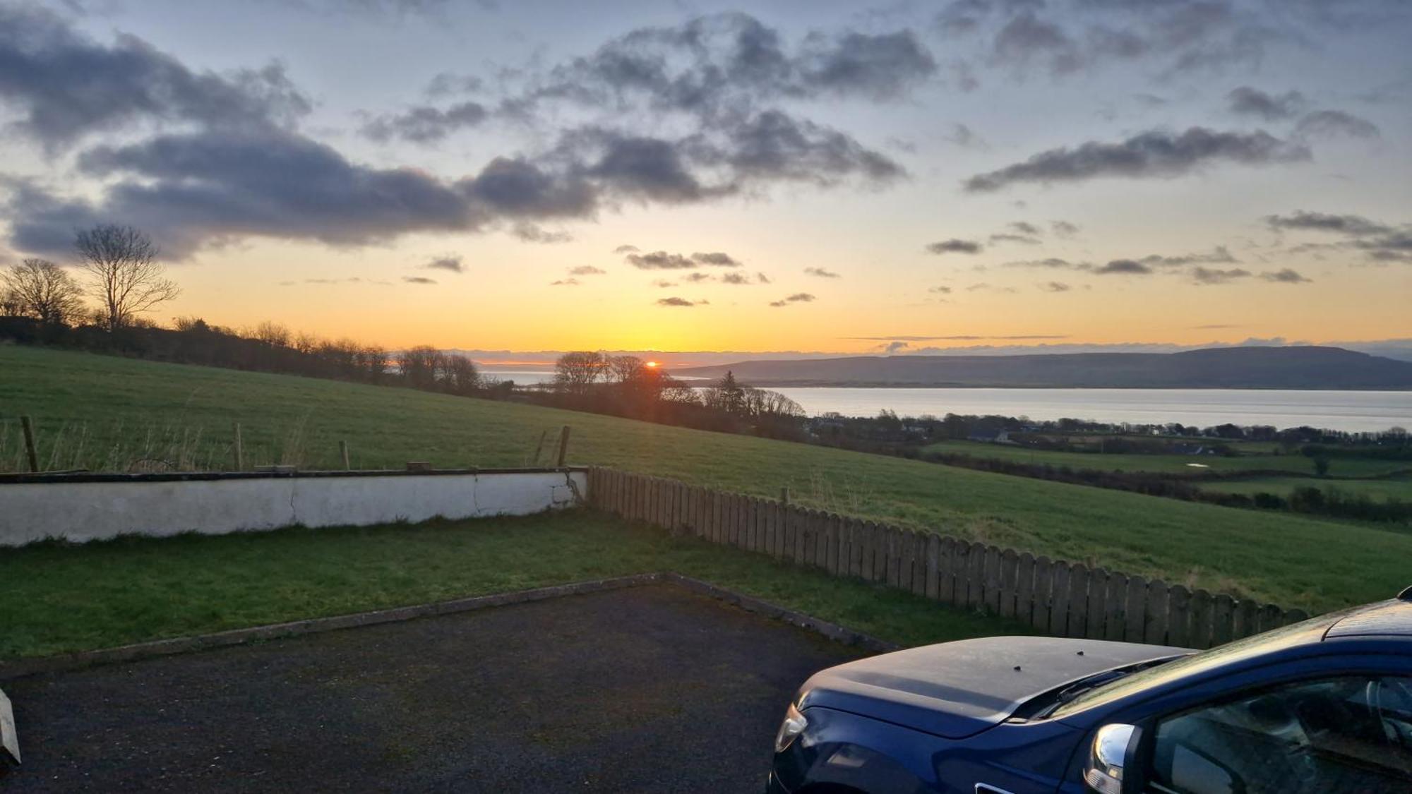 Hillhead'S Sea View Escape Villa Moville Esterno foto