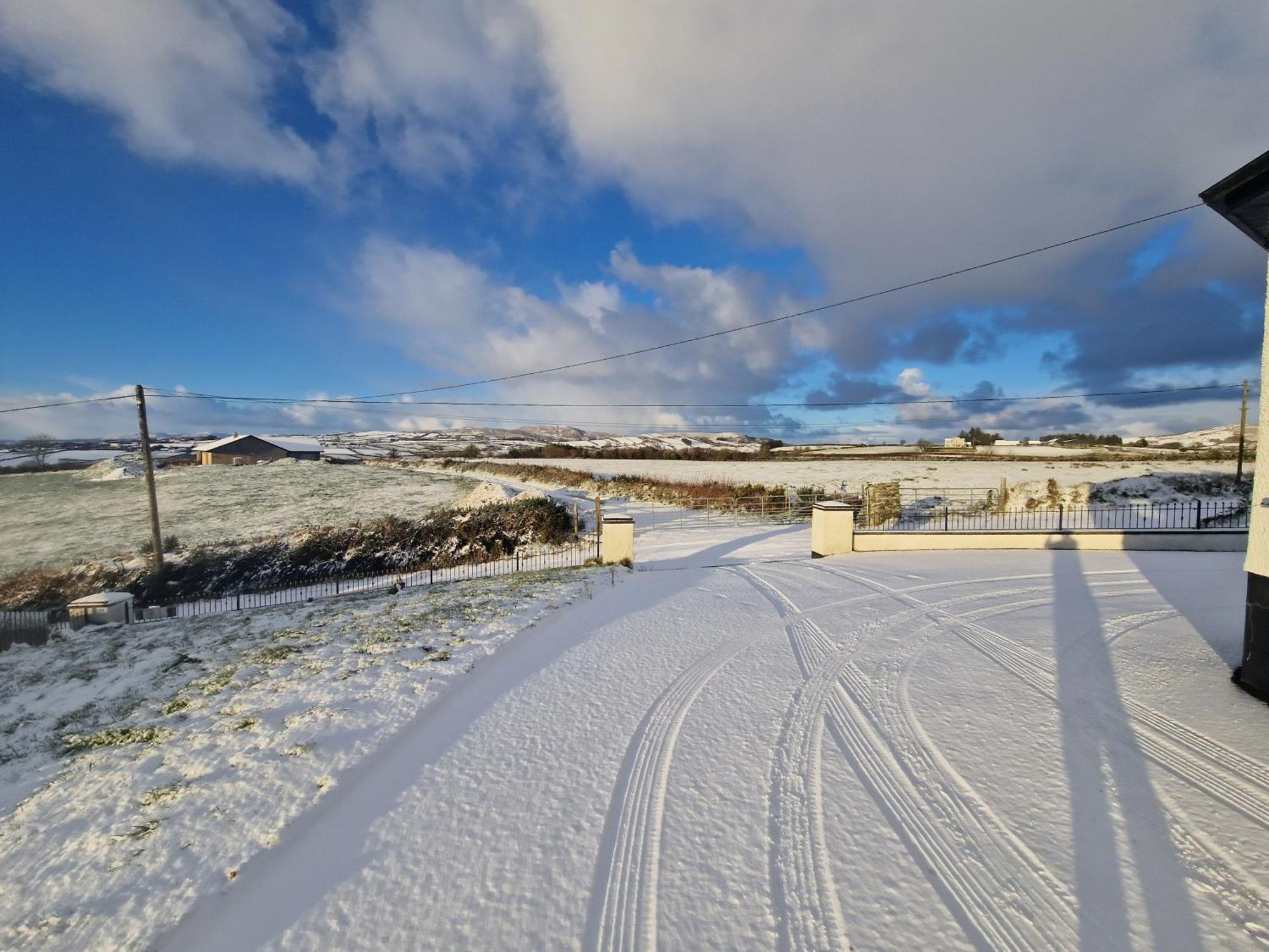 Hillhead'S Sea View Escape Villa Moville Esterno foto