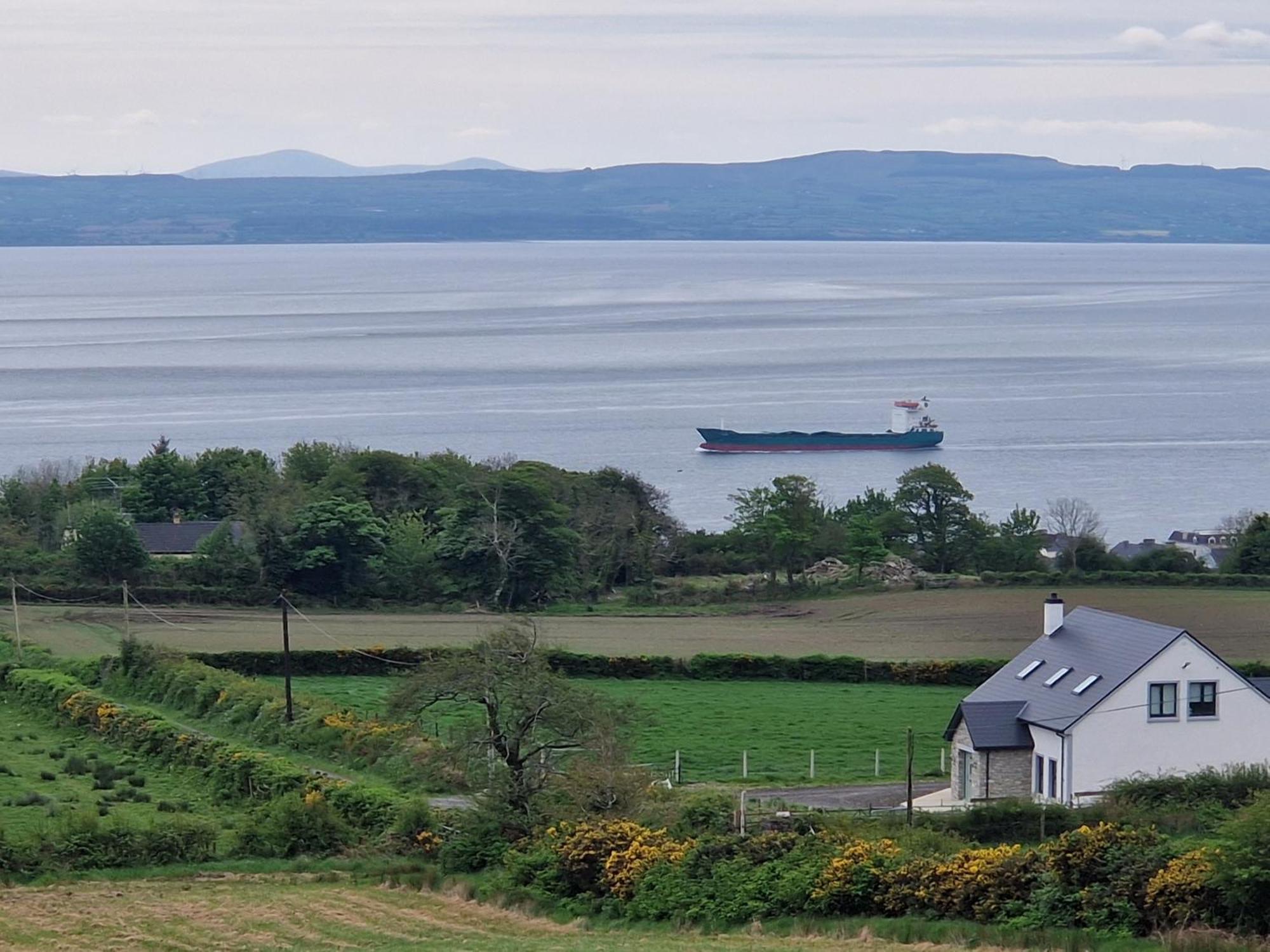 Hillhead'S Sea View Escape Villa Moville Esterno foto